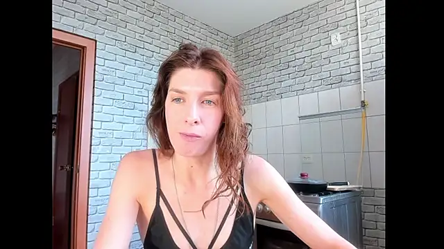 Snapshot of YourSuperModel chatting on 05/27/26, 05:04 YourSuperModel online show from 05/27/26, 05:04