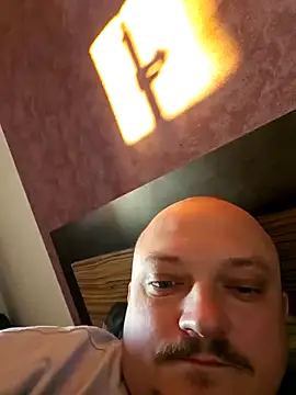 Snapshot of -Schweppes- chatting on 12/13/24, 01:55 -Schweppes- online show from 12/13/24, 01:55