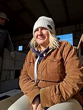 Snapshot of -Schweppes- chatting on 11/01/25, 11:34 -Schweppes- online show from 11/01/25, 11:34