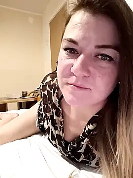 Snapshot of LunikaLunaX chatting on 02/16/25, 08:00 LunikaLunaX online show from 02/16/25, 08:00
