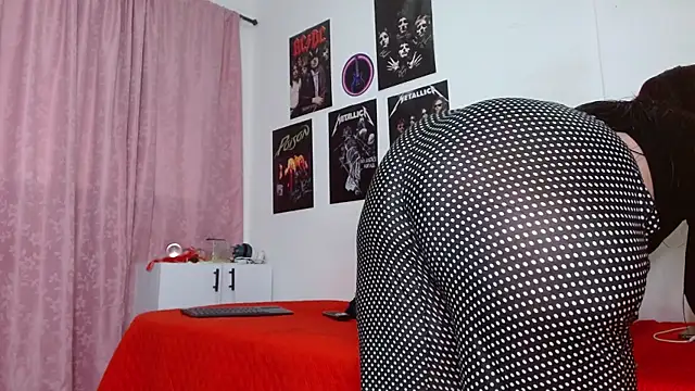 Snapshot of scarlett__morgan chatting on 09/24/25, 01:14 scarlett  morgan online show from 09/24/25, 01:14