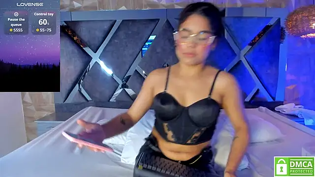 Rose Evans   online show from 12/04/25, 05:28