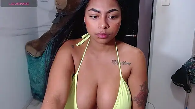 Snapshot of alanajonees22 chatting on 02/06/25, 03:41 alanajonees22 online show from 02/06/25, 03:41