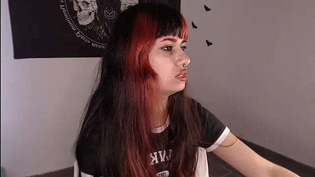 Snapshot of Little-Lucifer chatting on 01/31/25, 10:10 Little-Lucifer online show from 01/31/25, 10:10