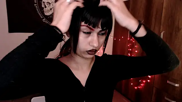 Snapshot of Little-Lucifer chatting on 03/12/26, 09:43 Little-Lucifer online show from 03/12/26, 09:43