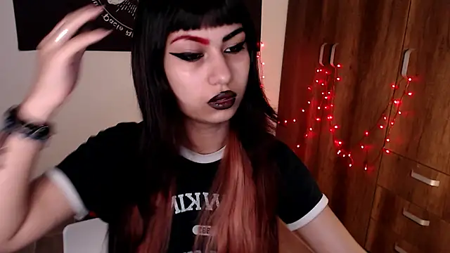 Snapshot of Little-Lucifer chatting on 04/05/26, 05:21 Little-Lucifer online show from 04/05/26, 05:21