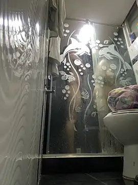 ZMalco2Hend8 online show from 04/21/26, 02:37