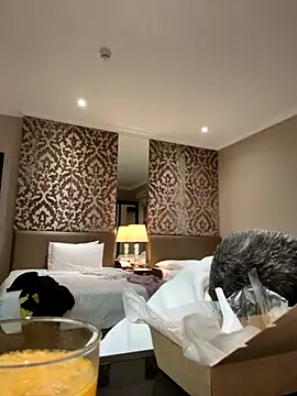 mamakarma1403 online show from 04/21/26, 04:30