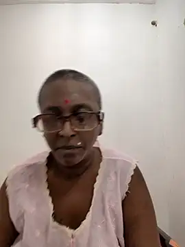 mamakarma1403 online show from 06/25/26, 04:34