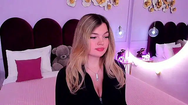 ZaraBloom online show from 01/19/26, 03:27