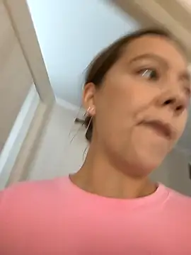 AliceBrayan online show from 10/01/25, 05:02