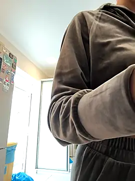 AliceBrayan online show from 10/08/25, 05:05