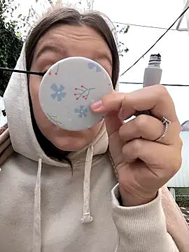 AliceBrayan online show from 10/12/25, 05:06