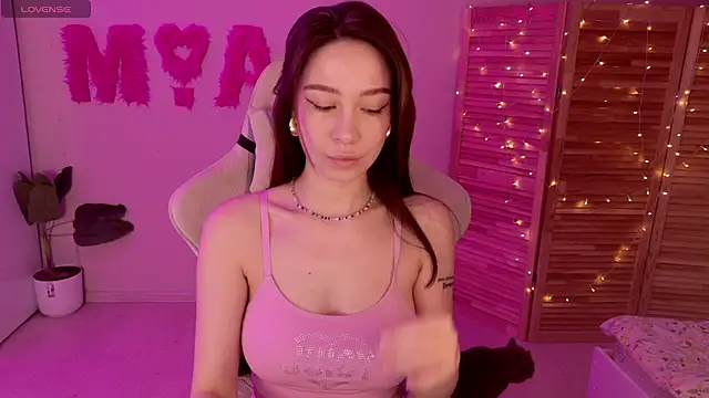 Miss Mia Murr online show from 11/19/25, 04:45