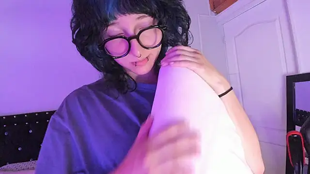 Ghosty Doll online show from 12/20/25, 08:27