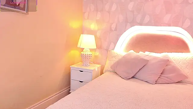 april rousse online show from 09/09/25, 12:15