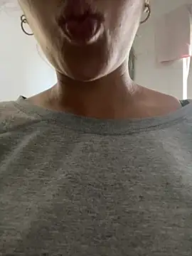 Gabizinhagirls online show from 09/18/25, 03:47