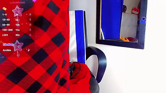 Snapshot of nicol_gill_ chatting on 12/17/24, 11:28 nicol gill online show from 12/17/24, 11:28