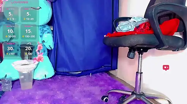 Snapshot of nicol_gill_ chatting on 01/28/25, 11:38 nicol gill online show from 01/28/25, 11:38