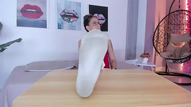 Angela donnato online show from 09/18/25, 03:30