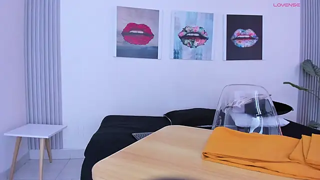 Angela donnato online show from 11/05/25, 03:28