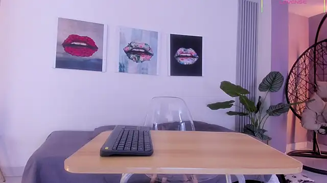 Angela donnato online show from 12/23/25, 03:37