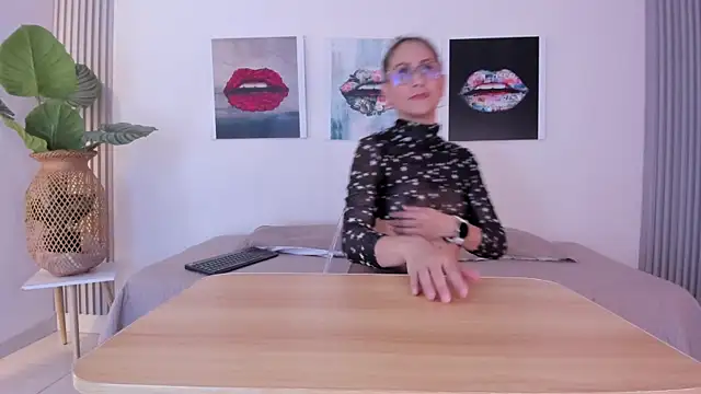 Angela donnato online show from 02/18/26, 03:35