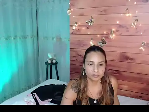 Snapshot of mykaelahoney chatting on 03/20/26, 04:39 mykaelahoney online show from 03/20/26, 04:39