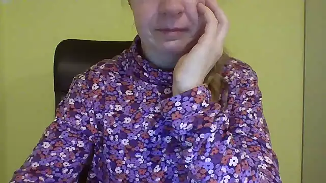 fajnaniunia88888 online show from 04/17/26, 01:08