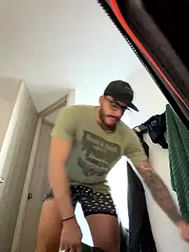 thomas gun online show from 11/01/25, 06:04