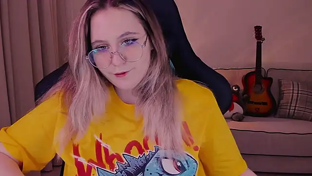 Snapshot of Diana_Flower chatting on 12/11/24, 02:22 Diana Flower online show from 12/11/24, 02:22