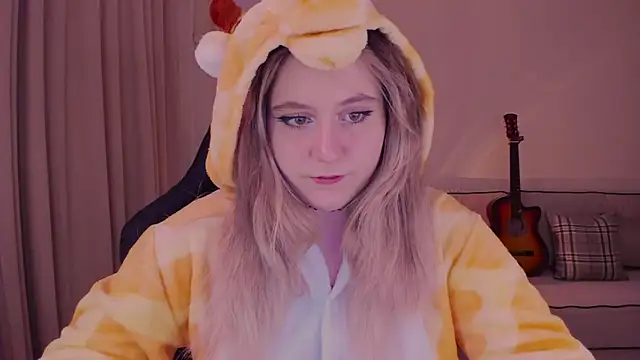 Snapshot of Diana_Flower chatting on 12/14/24, 01:16 Diana Flower online show from 12/14/24, 01:16