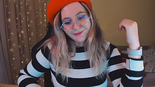 Snapshot of Diana_Flower chatting on 12/28/24, 02:21 Diana Flower online show from 12/28/24, 02:21