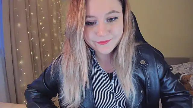 Snapshot of Diana_Flower chatting on 01/02/25, 12:24 Diana Flower online show from 01/02/25, 12:24