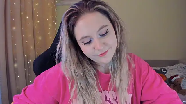 Snapshot of Diana_Flower chatting on 01/05/25, 09:37 Diana Flower online show from 01/05/25, 09:37