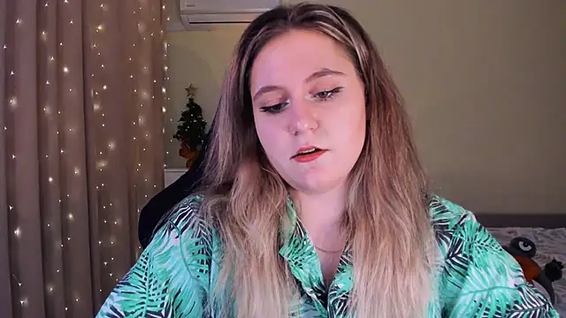 Snapshot of Diana_Flower chatting on 01/10/25, 10:28 Diana Flower online show from 01/10/25, 10:28