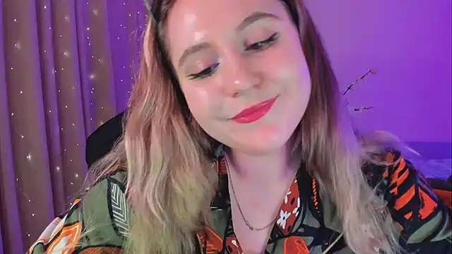 Snapshot of Diana_Flower chatting on 01/16/25, 01:14 Diana Flower online show from 01/16/25, 01:14