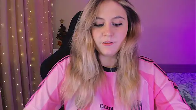 Snapshot of Diana_Flower chatting on 01/17/25, 10:00 Diana Flower online show from 01/17/25, 10:00