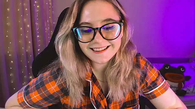 Snapshot of Diana_Flower chatting on 02/02/25, 09:40 Diana Flower online show from 02/02/25, 09:40