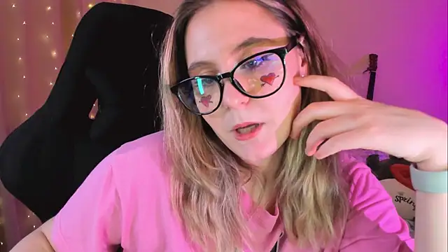 Snapshot of Diana_Flower chatting on 02/12/25, 12:33 Diana Flower online show from 02/12/25, 12:33