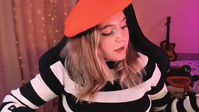 Snapshot of Diana_Flower chatting on 02/13/25, 01:15 Diana Flower online show from 02/13/25, 01:15