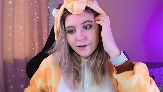 Snapshot of Diana_Flower chatting on 02/16/25, 10:32 Diana Flower online show from 02/16/25, 10:32