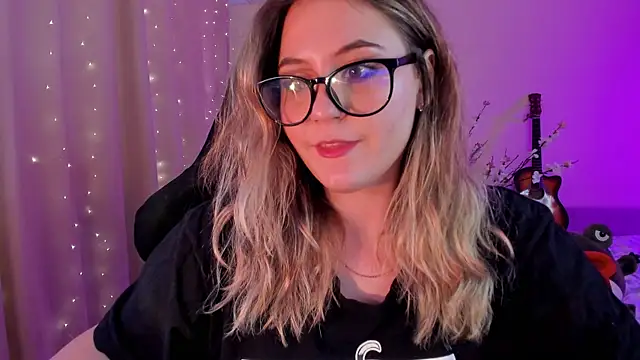 Snapshot of Diana_Flower chatting on 03/14/25, 08:53 Diana Flower online show from 03/14/25, 08:53