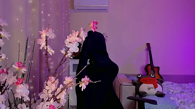 Snapshot of Diana_Flower chatting on 03/21/25, 04:18 Diana Flower online show from 03/21/25, 04:18