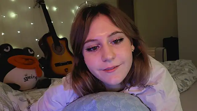 Snapshot of Diana_Flower chatting on 09/20/25, 07:09 Diana Flower online show from 09/20/25, 07:09