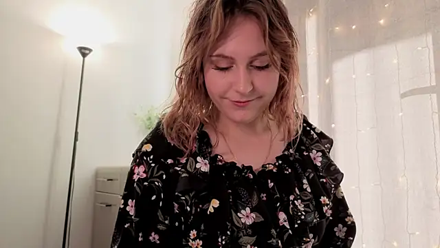 Snapshot of Diana_Flower chatting on 09/28/25, 10:31 Diana Flower online show from 09/28/25, 10:31