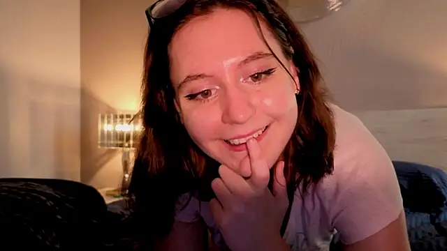 Snapshot of Diana_Flower chatting on 10/21/25, 10:27 Diana Flower online show from 10/21/25, 10:27