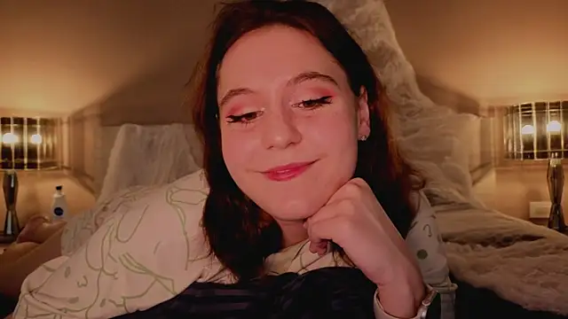 Snapshot of Diana_Flower chatting on 10/30/25, 04:25 Diana Flower online show from 10/30/25, 04:25