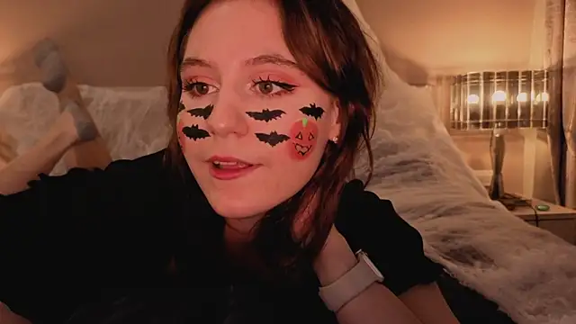 Snapshot of Diana_Flower chatting on 10/31/25, 06:25 Diana Flower online show from 10/31/25, 06:25