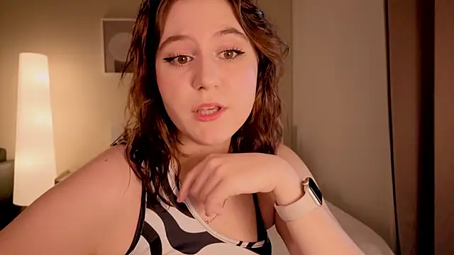 Snapshot of Diana_Flower chatting on 11/09/25, 04:11 Diana Flower online show from 11/09/25, 04:11